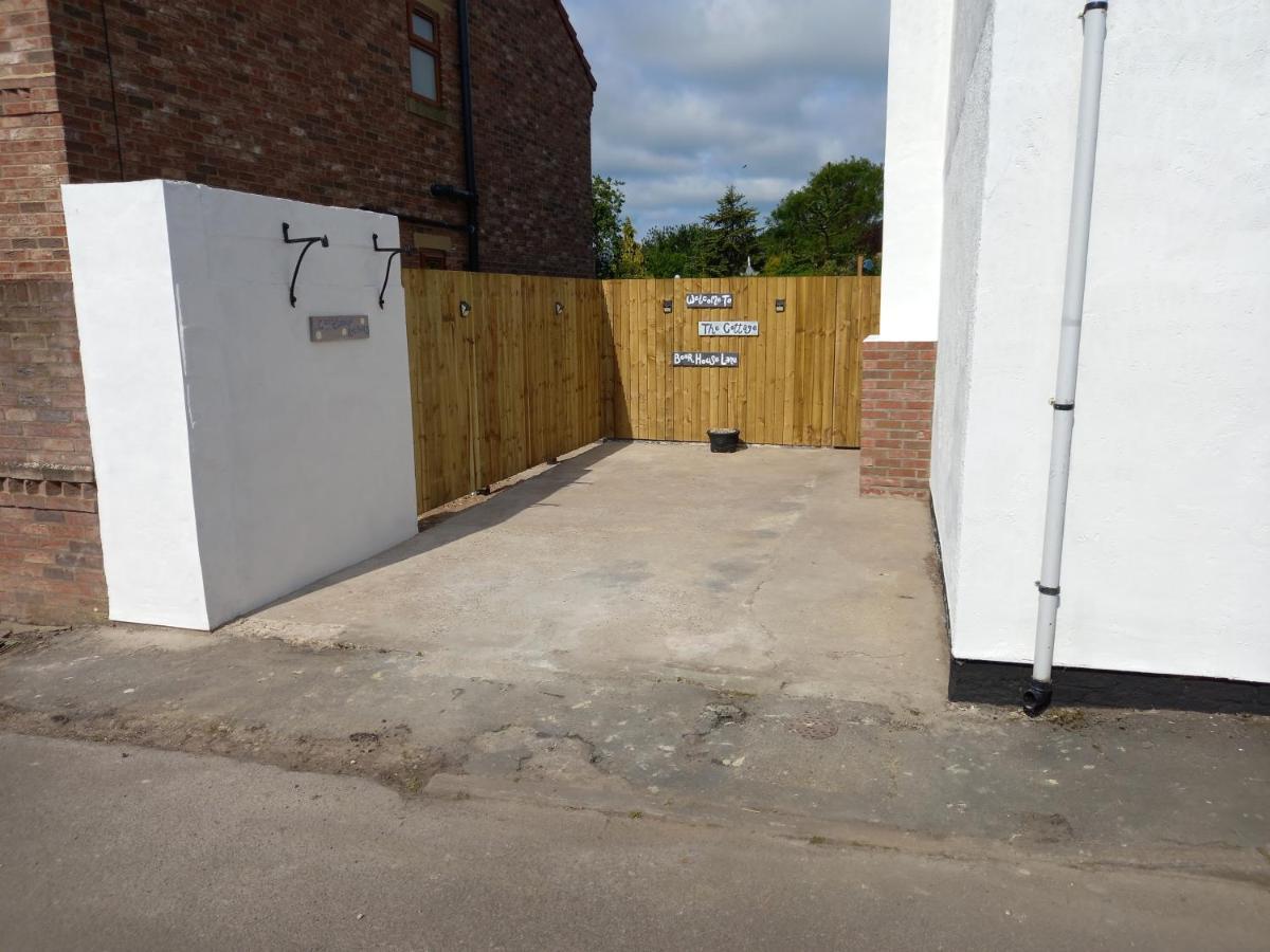 Pet Friendly Beautiful Detached Cottage Close To Spurn Point, Easington And Withersea Kingston upon Hull Exterior photo