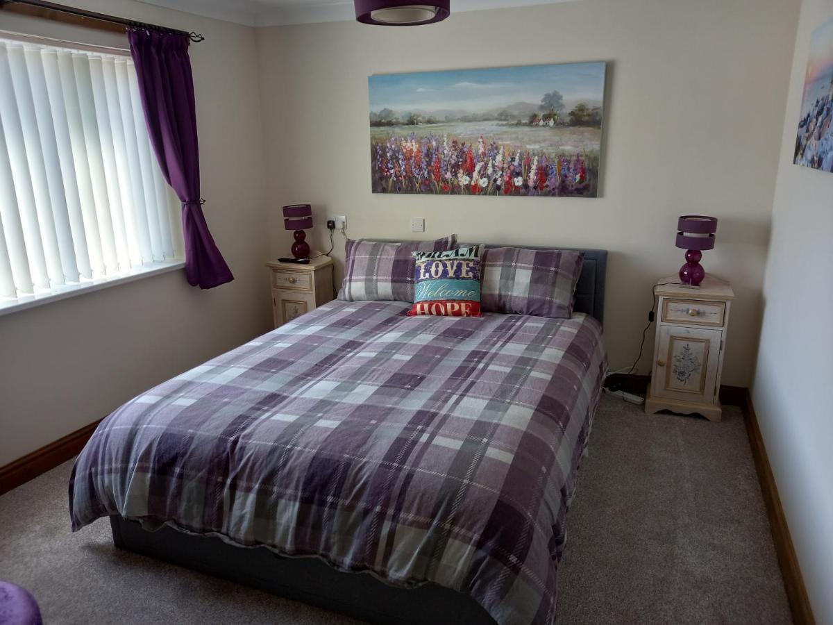 Pet Friendly Beautiful Detached Cottage Close To Spurn Point, Easington And Withersea Kingston upon Hull Exterior photo