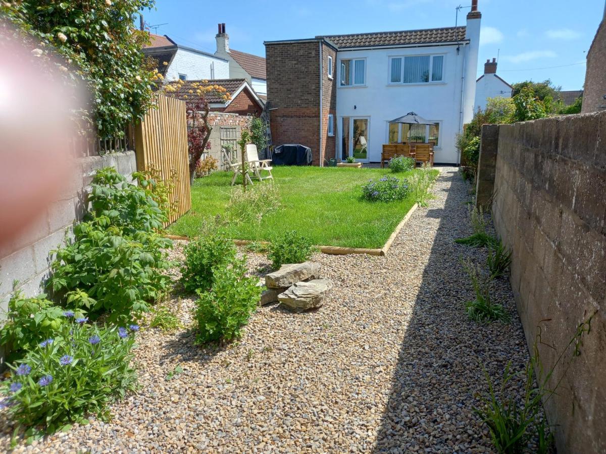 Pet Friendly Beautiful Detached Cottage Close To Spurn Point, Easington And Withersea Kingston upon Hull Exterior photo