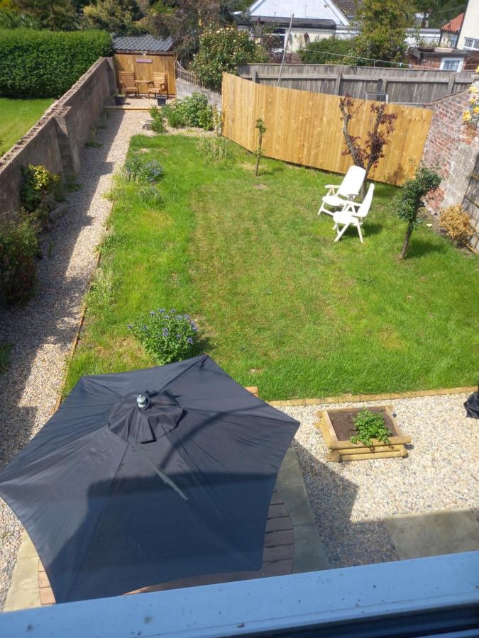 Pet Friendly Beautiful Detached Cottage Close To Spurn Point, Easington And Withersea Kingston upon Hull Exterior photo