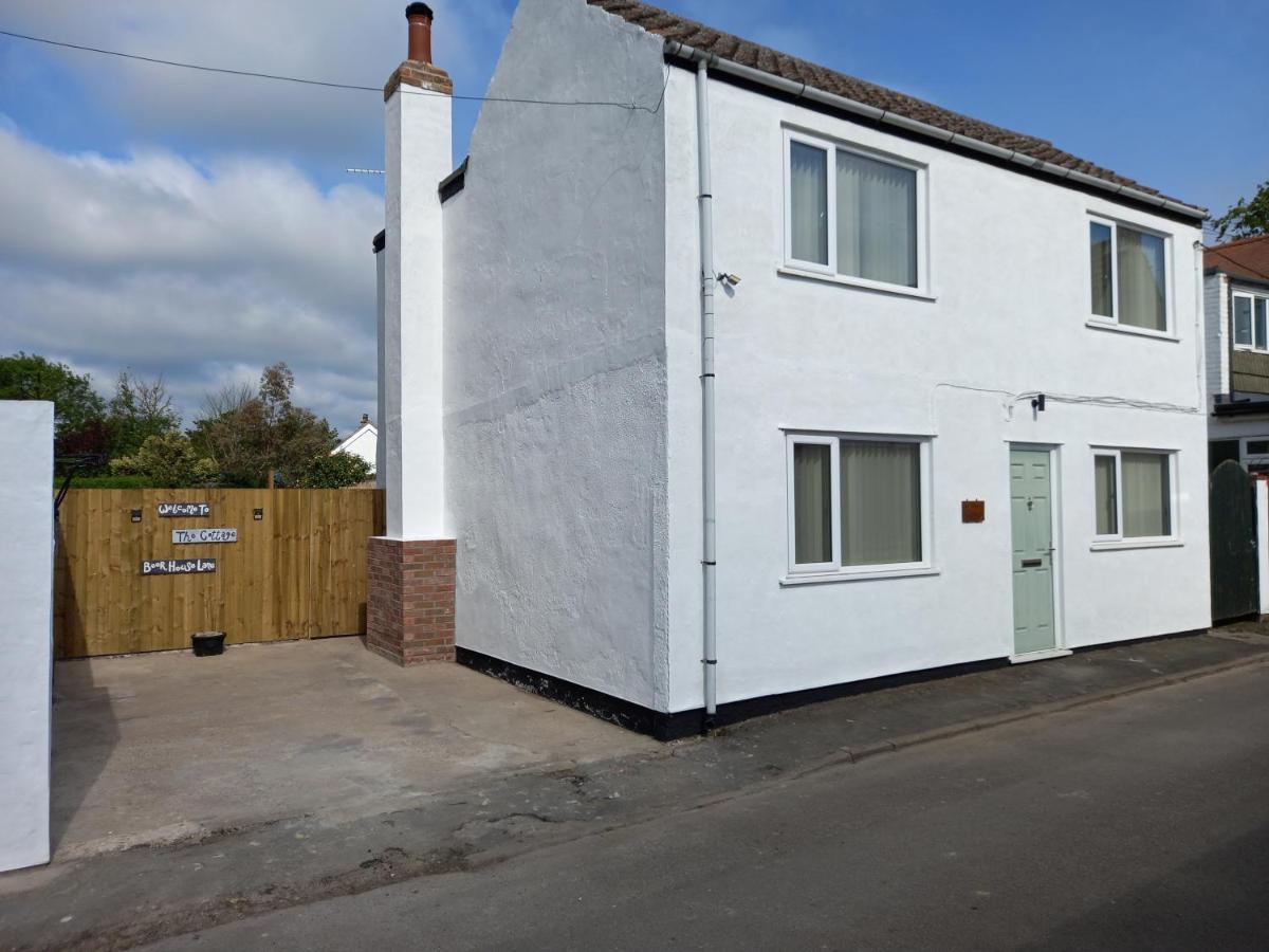 Pet Friendly Beautiful Detached Cottage Close To Spurn Point, Easington And Withersea Kingston upon Hull Exterior photo